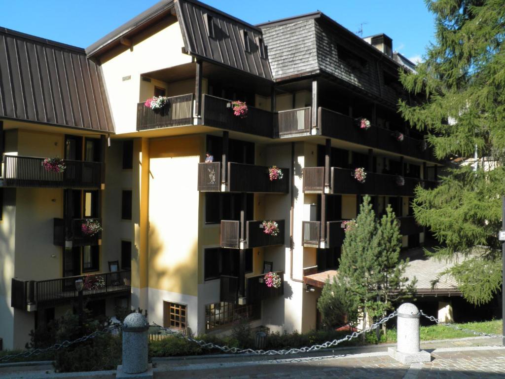 R.T.A. Hotel Des Alpes 2 Madonna Exterior foto