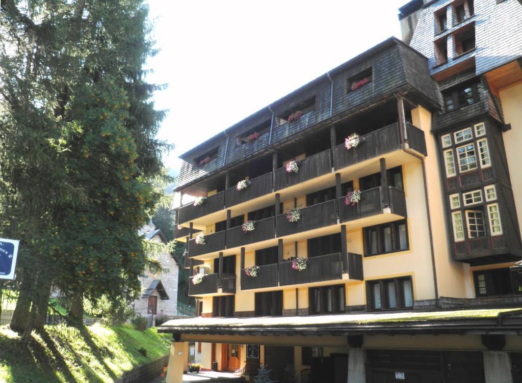 R.T.A. Hotel Des Alpes 2 Madonna Exterior foto