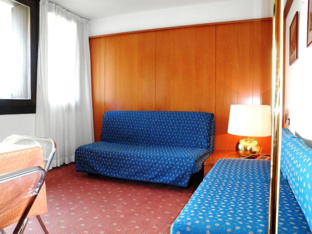 R.T.A. Hotel Des Alpes 2 Madonna Zimmer foto