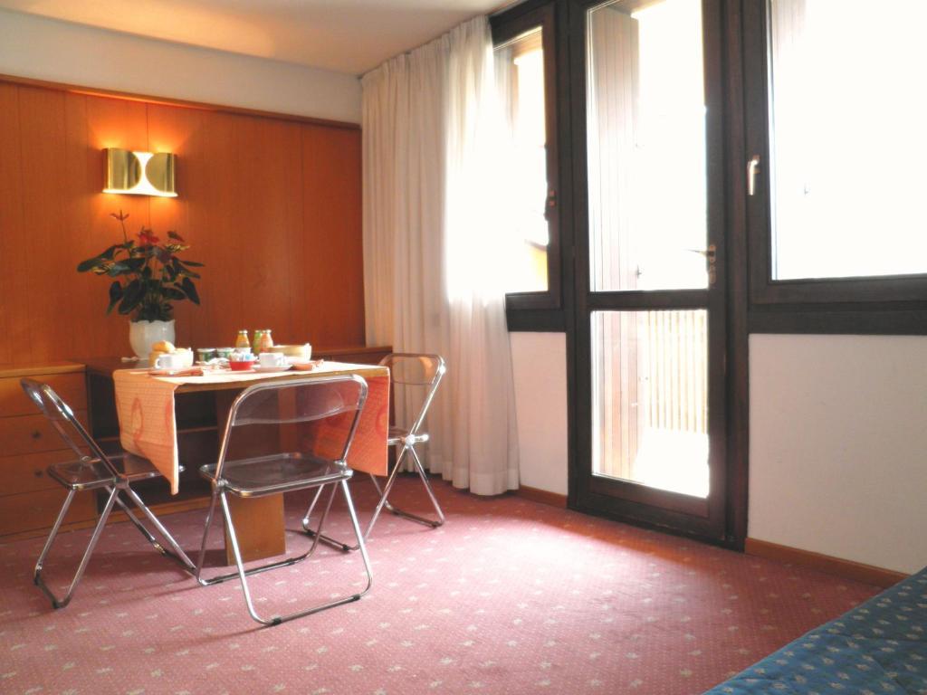 R.T.A. Hotel Des Alpes 2 Madonna Zimmer foto